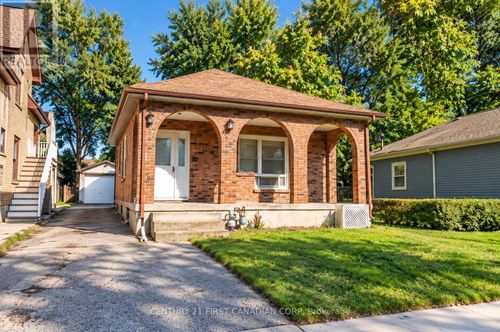 682 Princess Ave, London, ON, N5W3M3 | Card Image