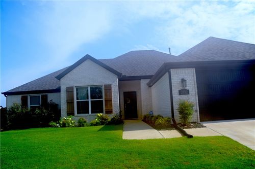 2992 E Coolridge St, Fayetteville, AR, 72701-4554 | Card Image