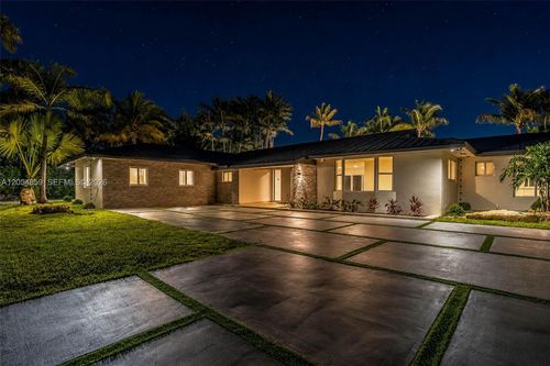 8600 Sw 162nd St, Palmetto Bay, FL, 33157-3633 | Card Image