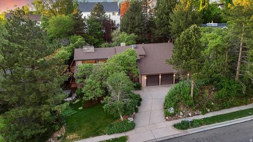 905 Oakridge Dr, Farmington, UT, 84025-3717 | Card Image