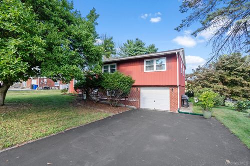 222 Margo St, New Windsor, NY, 12553-7331 | Card Image