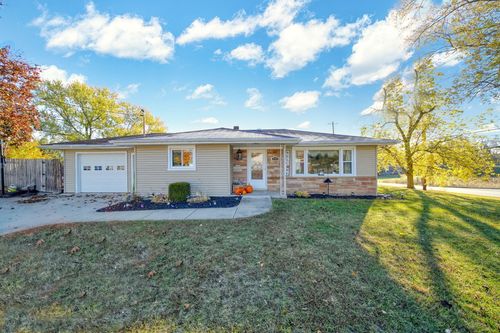 303 Tecumseh St, Brooklyn, MI, 49230-9101 | Card Image