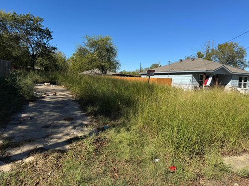 3208 Roberts St, Greenville, TX, 75401-4588 | Card Image