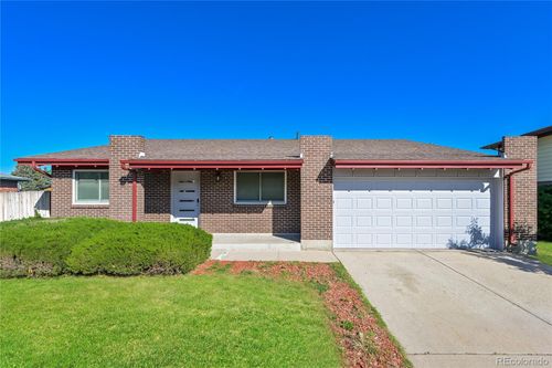 4911 Xanadu St, Denver, CO, 80239-4366 | Card Image