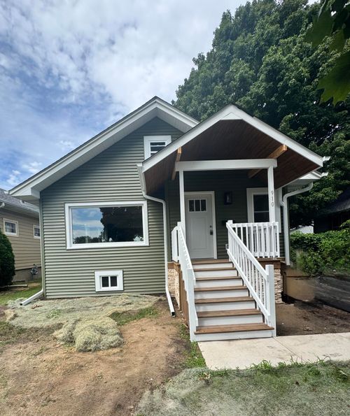 910 76th St, Kenosha, WI, 53143-6026 | Card Image