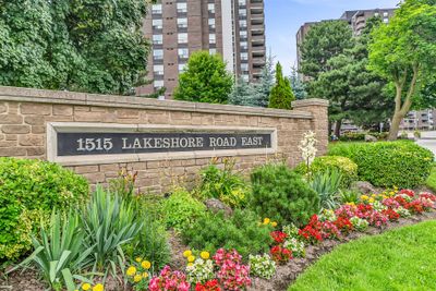 1405 - 1515 Lakeshore Rd E, Condo with 2 bedrooms, 2 bathrooms and 1 parking in Mississauga ON | Image 1