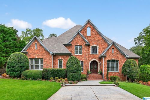 527 Stewards Gln, HOOVER, AL, 35242-6051 | Card Image