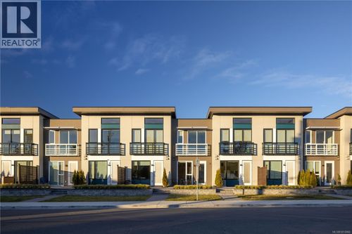 203-2374 Oakville Ave, Sidney, BC, V8L1V5 | Card Image