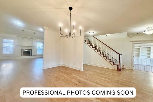 3907 Ne Cadbury Ave, Bentonville, AR, 72712-8956 | Card Image