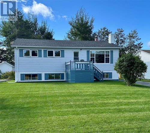 16 Baldwin St, Gander, NL, A1V1G3 | Card Image