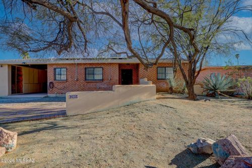 6260 E 2nd St, Tucson, AZ, 85711-1606 | Card Image