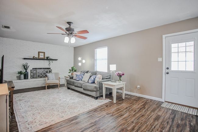 3405 44 Th St, House other with 3 bedrooms, 2 bathrooms and 2 parking in Snyder TX | Image 4