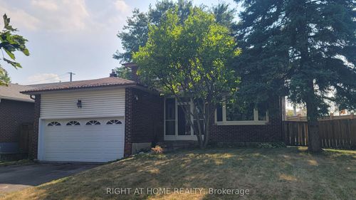 16 Portland Cres, Newmarket, ON, L3Y6A5 | Card Image