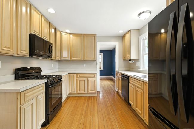11 Middletown Ave, House other with 3 bedrooms, 2 bathrooms and null parking in Wethersfield CT | Image 13