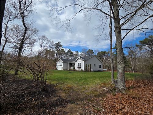 40 Stag Cir, Charlestown, RI, 02813-1158 | Card Image
