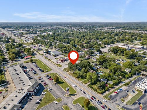 522 S Madison St, Webb City, MO, 64870-2561 | Card Image