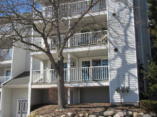 63-3565 S Port Cove Drive, Waterford Charter Township, MI, 48328 | Card Image
