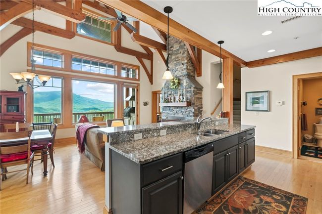 CA7 - 142 Evening View Ln, Condo with 3 bedrooms, 4 bathrooms and null parking in Boone NC | Image 4