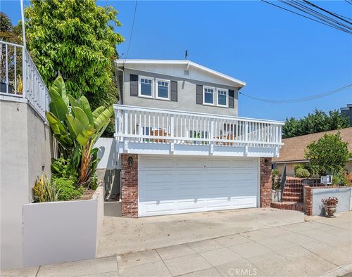 907 Diamond St, Redondo Beach, CA, 90277-2878 | Card Image