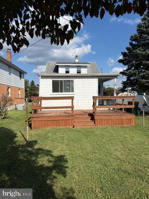 608 W Wyomissing Blvd, WEST LAWN, PA, 19609-2249 | Card Image