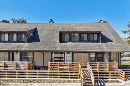 26-1581 Treetop Trl, Akron, OH, 44313-8762 | Card Image