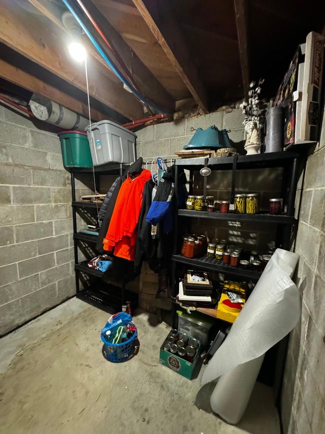 Storage Space | Image 17