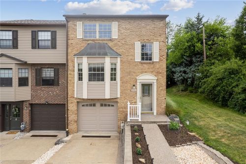 5131 Daube Dr, Pittsburgh, PA, 15236-1652 | Card Image