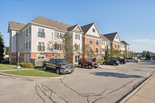 301-106 Aspen Springs Dr, Clarington, ON, L1C5N7 | Card Image