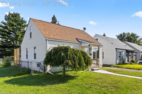 19021 Birmingham St, Roseville, MI, 48066-4187 | Card Image