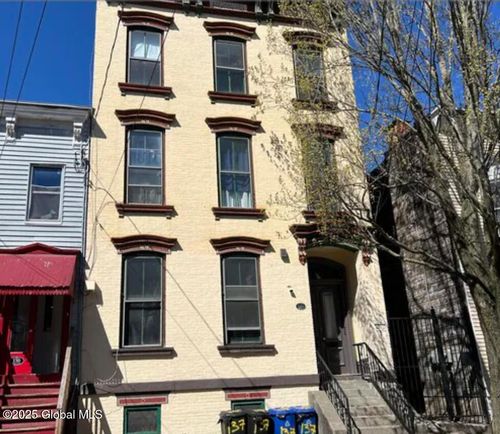 137 4th Ave, Albany, NY, 12202-1580 | Card Image