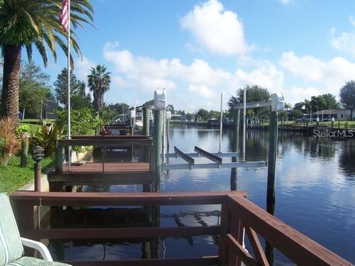 489 W Tarpon Blvd Nw, PORT CHARLOTTE, FL, 33952-7839 | Card Image