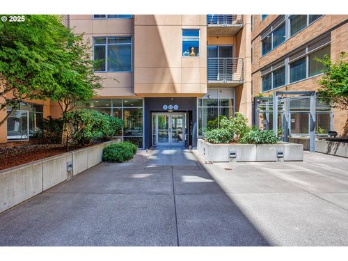 701 Columbia St, Vancouver, WA, 98660-3449 | Card Image