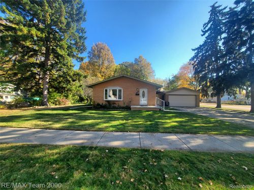 4565 Universal St, Dearborn Heights, MI, 48125-3350 | Card Image