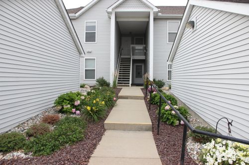 1774 Weatherstone Dr, Ann Arbor, MI, 48108-3301 | Card Image