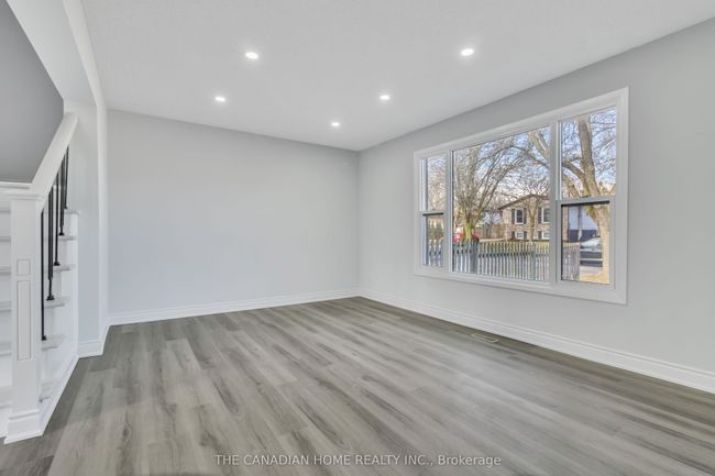 6596 Harmony Ave, House attached with 4 bedrooms, 2 bathrooms and 3 parking in Niagara Falls ON | Image 14