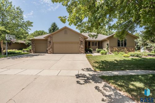 1109 S Parkview Blvd, Brandon, SD, 57005-1950 | Card Image