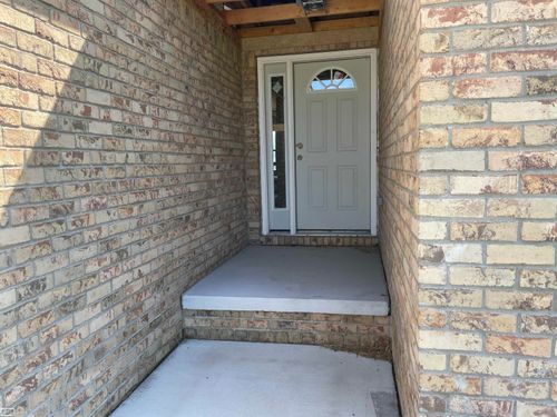 16250 Guest Ct, Roseville, MI, 48066-7145 | Card Image