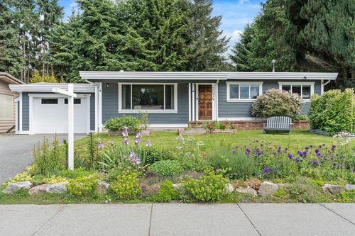 2074 Beaver St, Abbotsford, BC, V2T3C6 | Card Image
