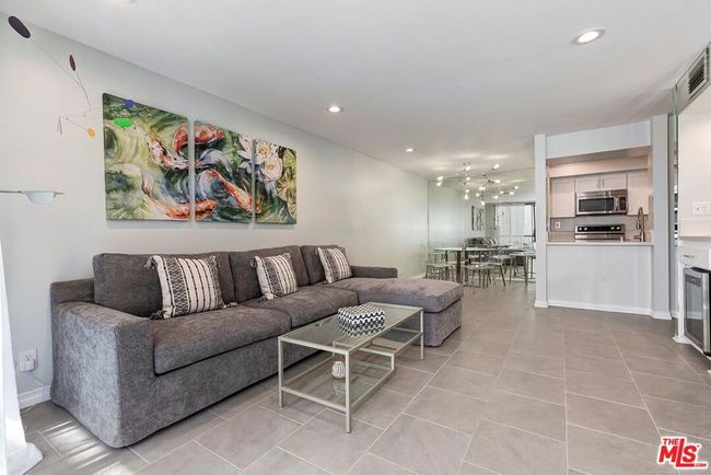 APT-418 - 906 N Doheny Dr, Condo with 1 bedrooms, 1 bathrooms and 1 parking in West Hollywood CA | Image 10