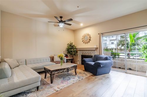 105-10604 Valley Spring Ln, Toluca Lake, CA, 91602-2927 | Card Image