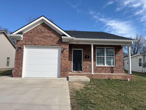 227 E Oak St, Nicholasville, KY, 40356-1268 | Card Image