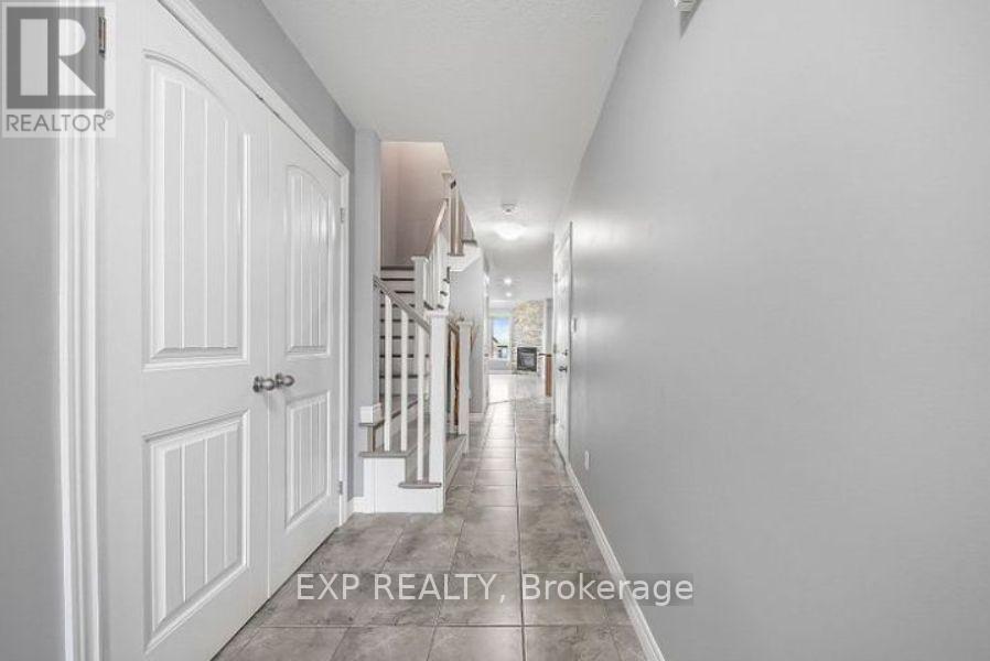 Residential Lease in Woodstock (Woodstock - North) 3