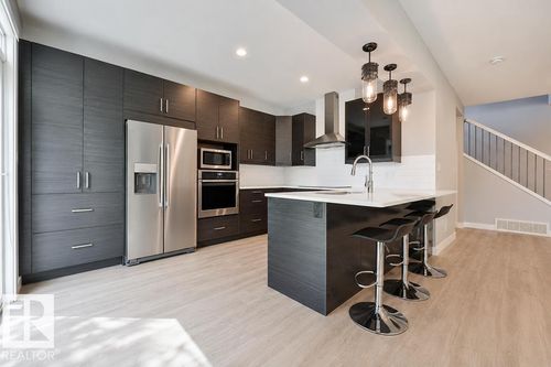 7202 98 St Nw, Edmonton, AB, T6E0Z1 | Card Image