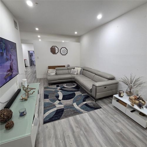 203-7-6940 Nw 179th St, Hialeah, FL, 33015 | Card Image