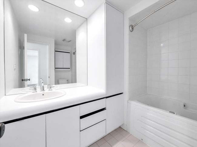 Full Hall Bath with Jetted Tub | Image 20