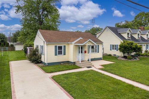 426 N 7th St, Breese, IL, 62230-1234 | Card Image