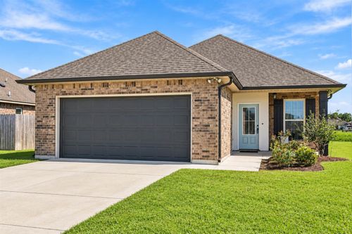 136 Petal Ave, Thibodaux, LA, 70301-5921 | Card Image