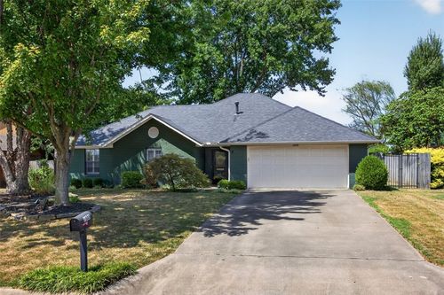 1808 S 16th St, Rogers, AR, 72758-5701 | Card Image