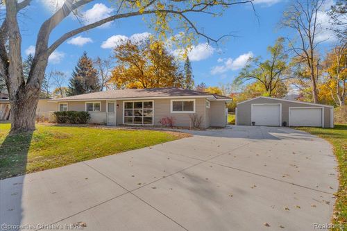 3229 Homestead Dr, Waterford, MI, 48329-2705 | Card Image