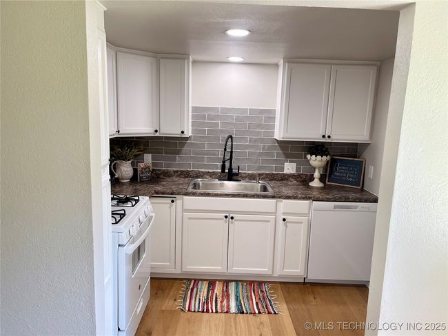 606 N Broadway Ave, House other with 2 bedrooms, 1 bathrooms and null parking in Haskell OK | Image 5